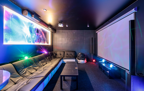 Friend's Hall. Харизма Зал №5 Вайб 