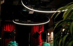 Двухуровневый клуб под закрытие