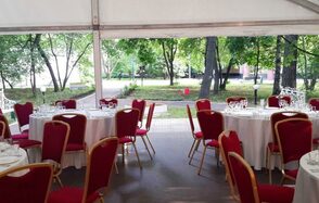 Беседка с барбекю в Парк Отель Куркино