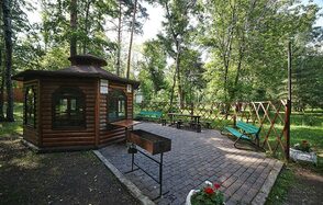 Беседка с мангалом для шашлыка на территория санатория