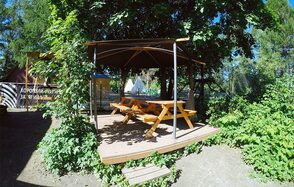 Беседка-шатер для барбекю на 10 человек