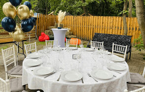 Небольшой домик и пикник зона