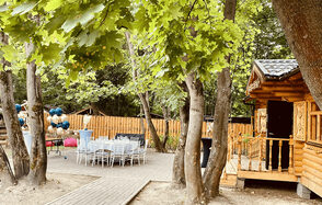 Небольшой домик и пикник зона