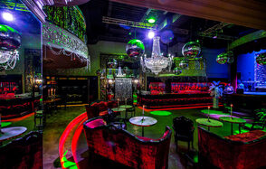 Банкетный зал со сценой