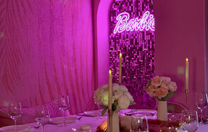 Barbie. Розовый лофт с диско-шаром, фотозоной и караоке