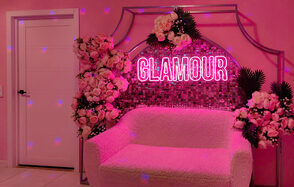 Barbie. Розовый лофт с диско-шаром, фотозоной и караоке