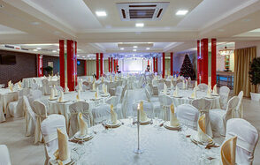 Дизайн Холл. Банкетный зал с барной стойкой и подиумом 