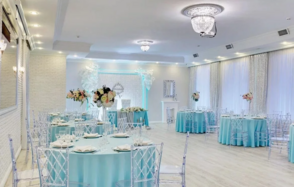 Amulet. Банкетный зал в светлых тонах