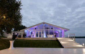 Заберег. Банкетный зал в загородном павильоне 