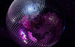 Memory. Танцевальный лофт с караоке и сценой