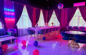 Memory. Танцевальный лофт с караоке и сценой