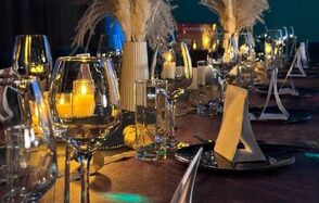 Гэтсби. Стильный тематический лофт в черно-золотых цветах 