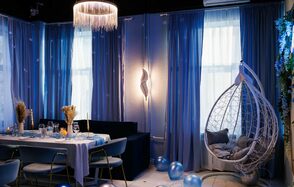 Хэппи. Светлый лофт с уютной фотозоной, неоном и караоке