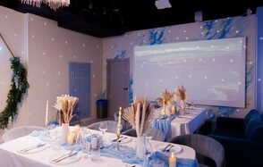 Хэппи. Светлый лофт с уютной фотозоной, неоном и караоке