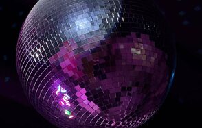 Dreams. Клубный лофт с караоке и диско‑шаром