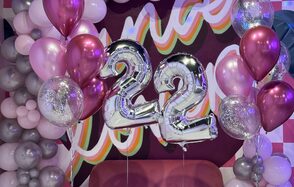 Dance. Современный лофт с фотозоной, караоке и диско-шаром