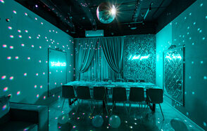 Tiffany. Изысканный лофт с мебелью, светомузыкой и караоке