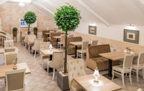 1715. Банкетный зал в ресторане