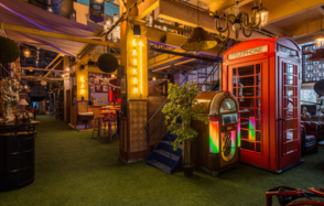 Банкетный зал в ярком лофте