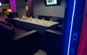 Клубный лофт с неоном и светомузыкой