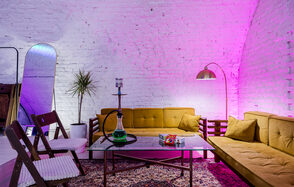 Лофт из белого кирпича в центре