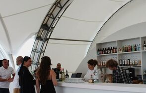 Шатер в Кронштадте с видом на Финский залив