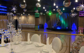 Империя Холл. Банкетный зал с зеркальными колоннами