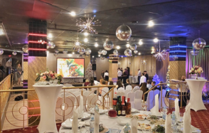 Империя Холл. Банкетный зал с зеркальными колоннами