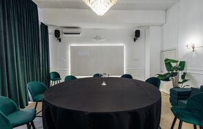 Империал. Лофт в бело-зеленых тонах