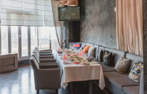 Поминальная трапеза. Небольшой банкетный зал