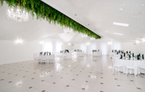 Александрия–Петергоф. Банкетный зал с глянцевым полом