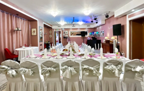 Степнов. Просторный банкетный зал