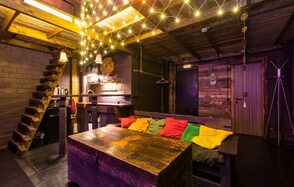 Лес. Театральный лофт с верандой, сценой и вторым ярусом