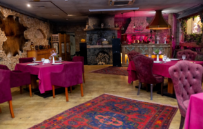 Генацвале на Арбате. Банкетный зал с ярким дизайном