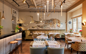 Ромбус. Банкетный зал с золотым интерьером 