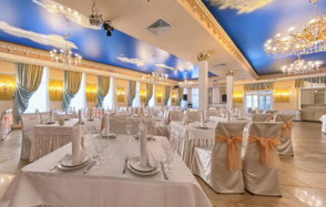 Водопад. Банкетный зал с расписными стенами