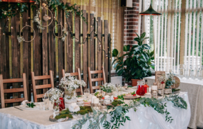 Сказка. Уютный банкетный зал в стиле шале 