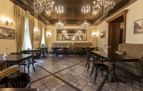 Булошная. Банкетный зал с камином 