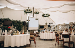 Консул. Банкетная деревянная площадка