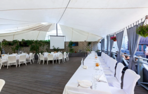 Консул. Банкетная деревянная площадка