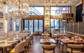 Garda. Банкетный зал с большими панорамными окнами