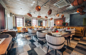 Мзиури. Банкетный зал в серых тонах