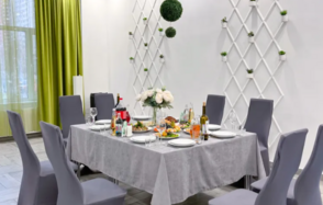 Москwa. Банкетный зал в теплых тонах