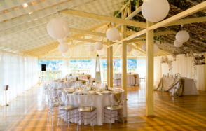 Мореман. Небольшая веранда для банкетов