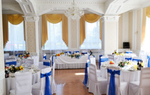 Микки. Банкетный зал с позолоченным декором