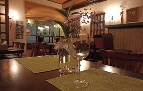 Уютный камерный лофт-бар