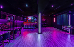 Японский киберпанк в неоновом стиле