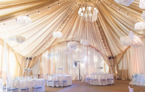 Paradise. Шатер для банкетов в загородном коттедже 