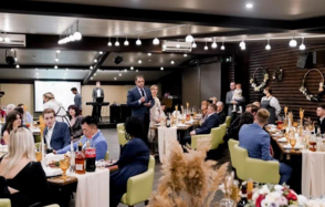 Шале.Банкетный зал в альпийском стиле