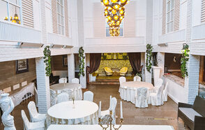 Усадьба. Светлый банкетный зал с лофт-дизайном